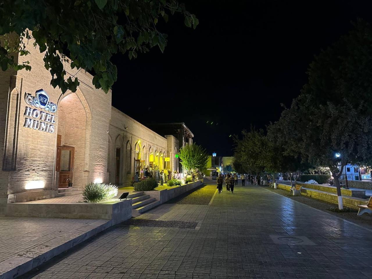 Munis Hotel Buchara Exterior foto